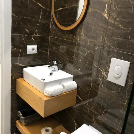 Andys Apart Otel Tiran